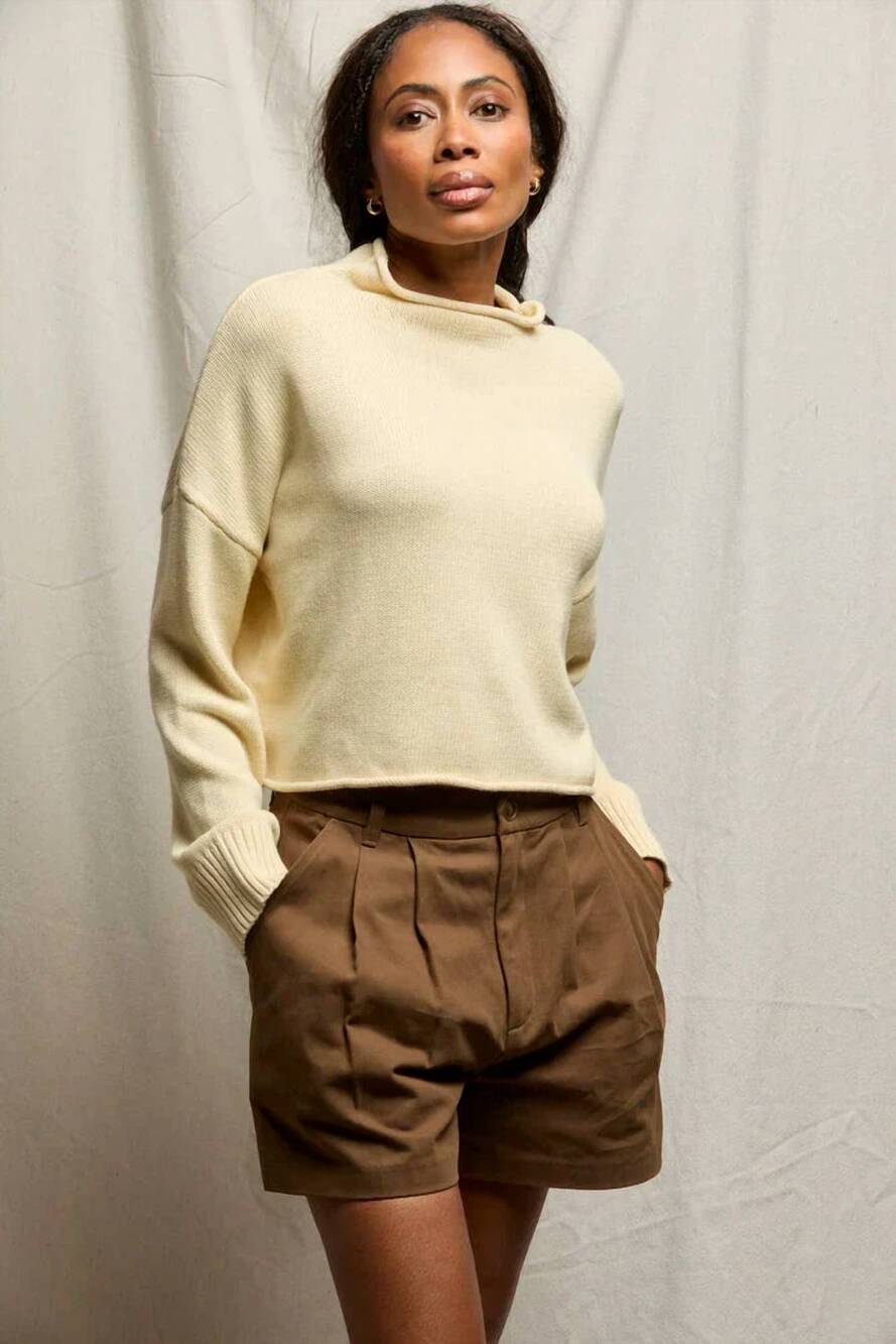 NEW PERFECTWHITETEE kiki cropped mock neck cotton sweater in custard